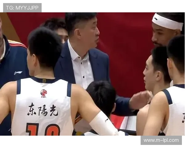 广东浙江战现多次争议判罚，裁判临场裁决再成赛后焦点